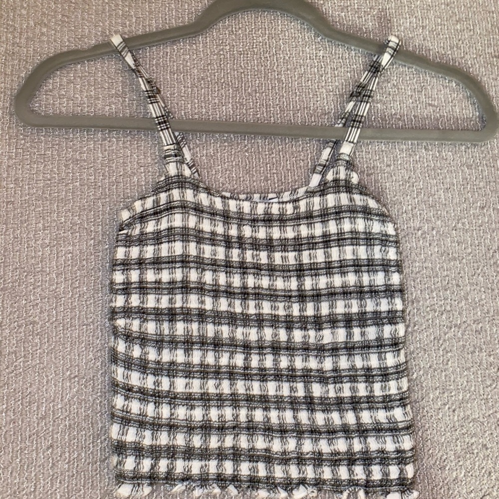 Hollister Tank